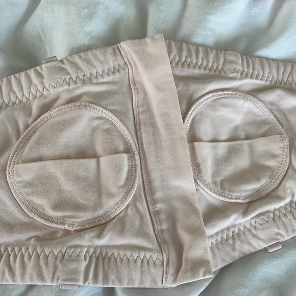 Lansinoh size XS -Large  Hands-Free Pumping/Nursing bra  in pink - Picture 4 of 8